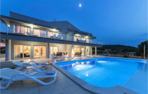Lovely Apartment In Banjole With House Sea View